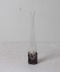 Ancien soliflore en verre gravé