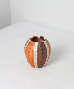 Pot décoratif en terre et cuir